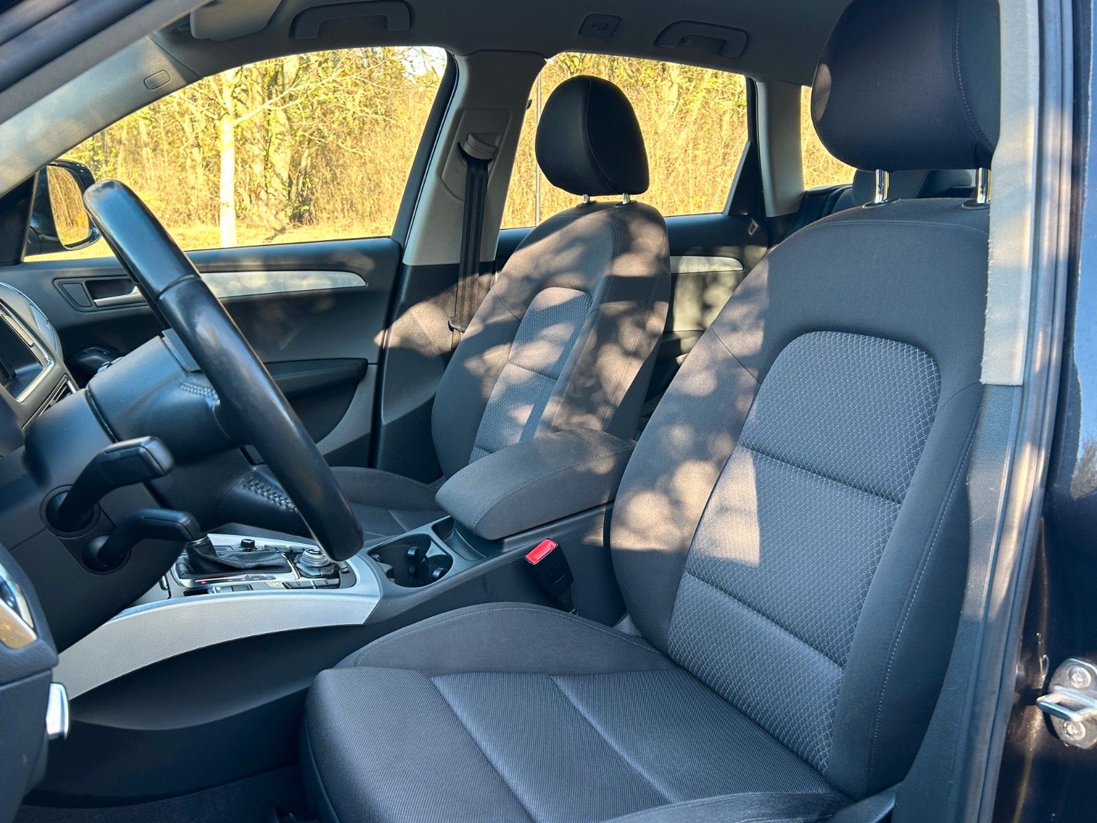 Fahrzeugabbildung Audi Q5 2.0 TDI Quattro *Navi*Allwetter*Xenon*AHK*