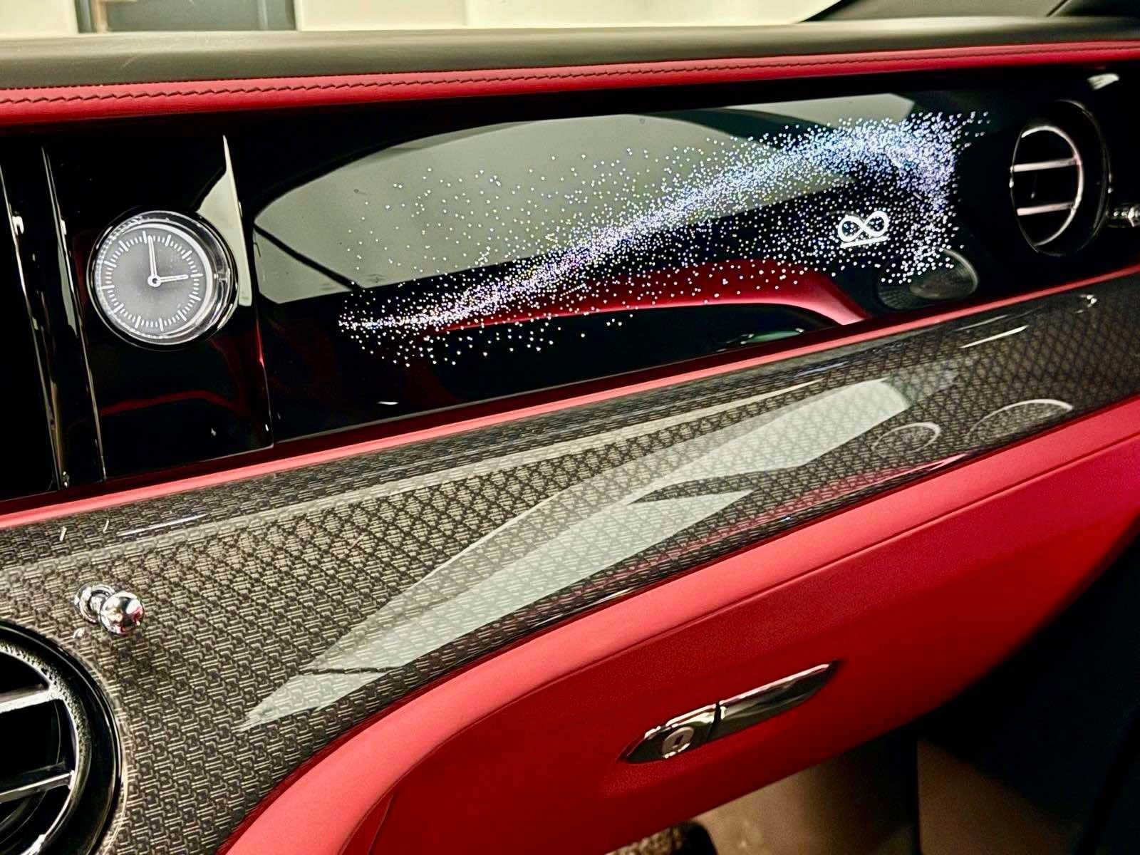 Rolls-Royce Spectre - Black Badge Spectre foto 13