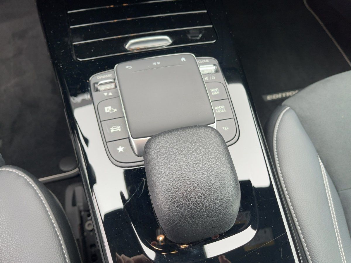 Fahrzeugabbildung Mercedes-Benz A 250 e AMG/Night/Kamera/LED/18''