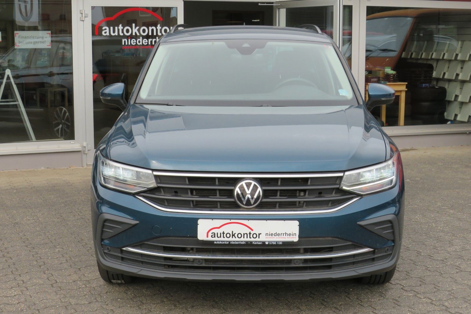 Fahrzeugabbildung Volkswagen Tiguan Life DSG AHK KAMERA ACC PDC SITZH. NAVI 1