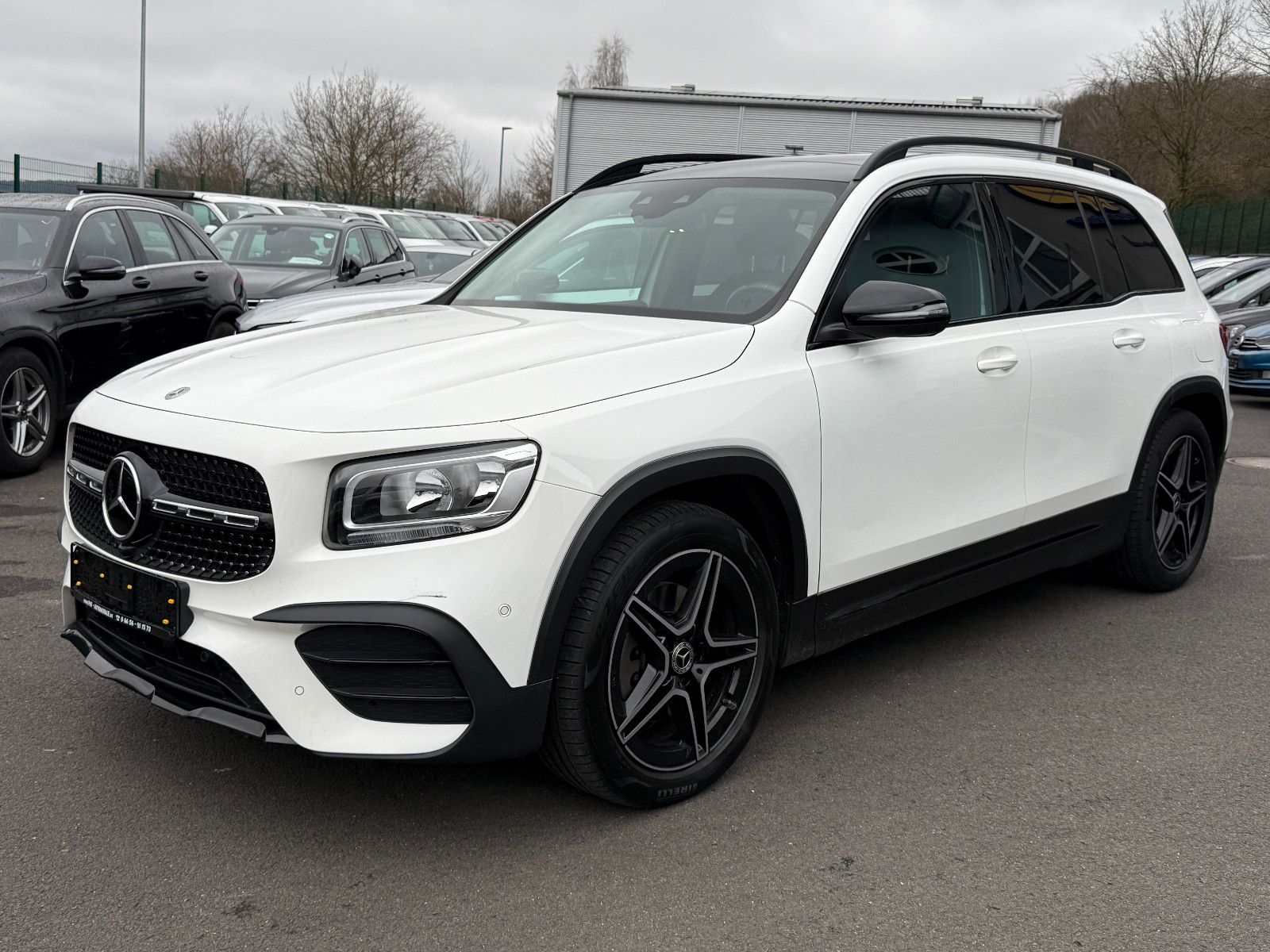 Fahrzeugabbildung Mercedes-Benz GLB 220d 4Matic AMG ACC AHK Kamera Ambiente Pano