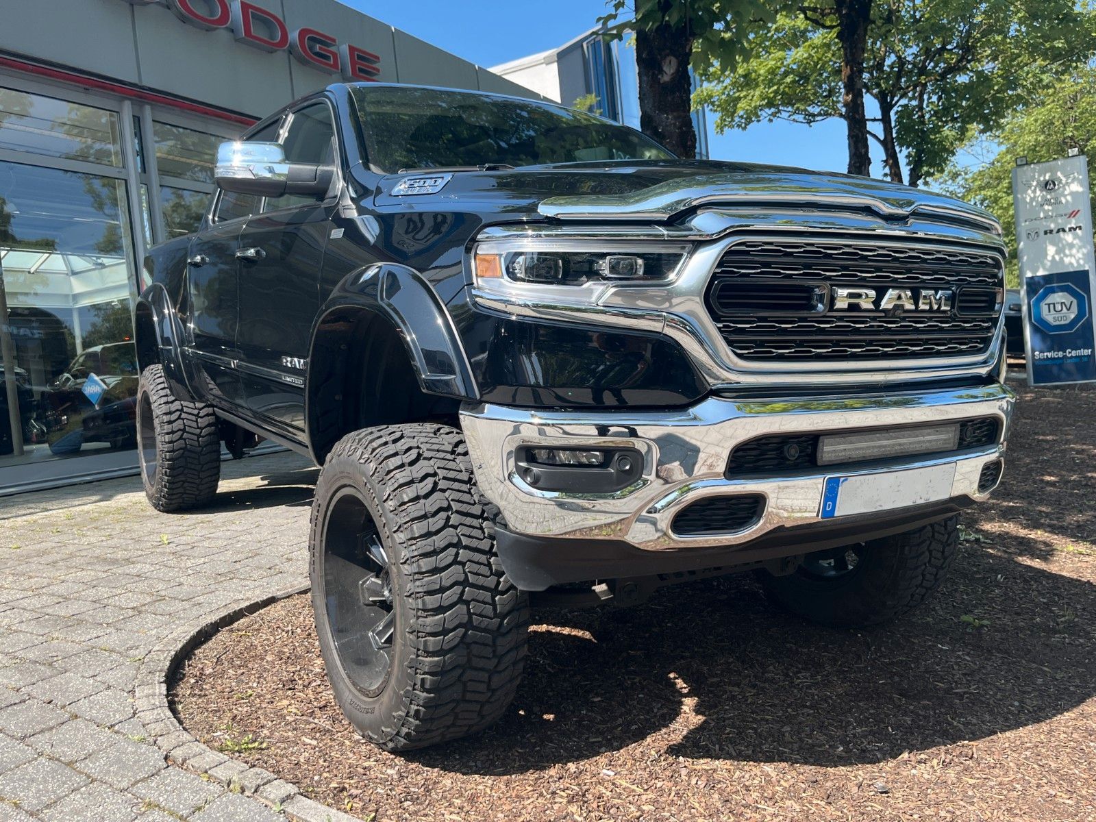 Fahrzeugabbildung Dodge RAM 1500 Limited  10"höher Alles Eingetragen!!!