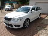 Skoda Octavia Combi RS Klima/Navi/Xenon/BT/PDC/Tempom. - Skoda Octavia aus 2012: RS