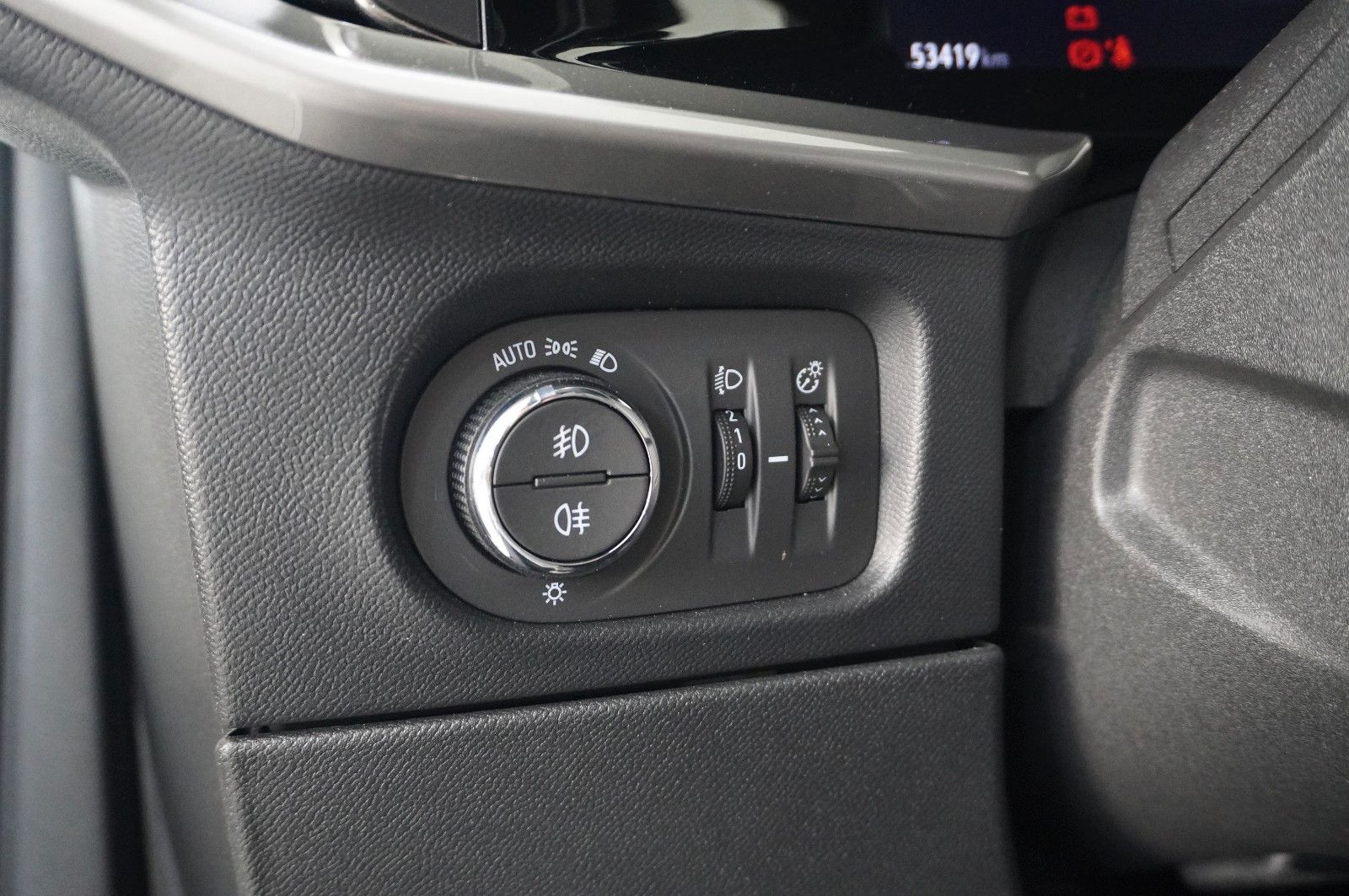 Fahrzeugabbildung Opel Mokka 1.2T ULTIMATE NAVI/LED/KAMERA/SPORT/SH/DAB
