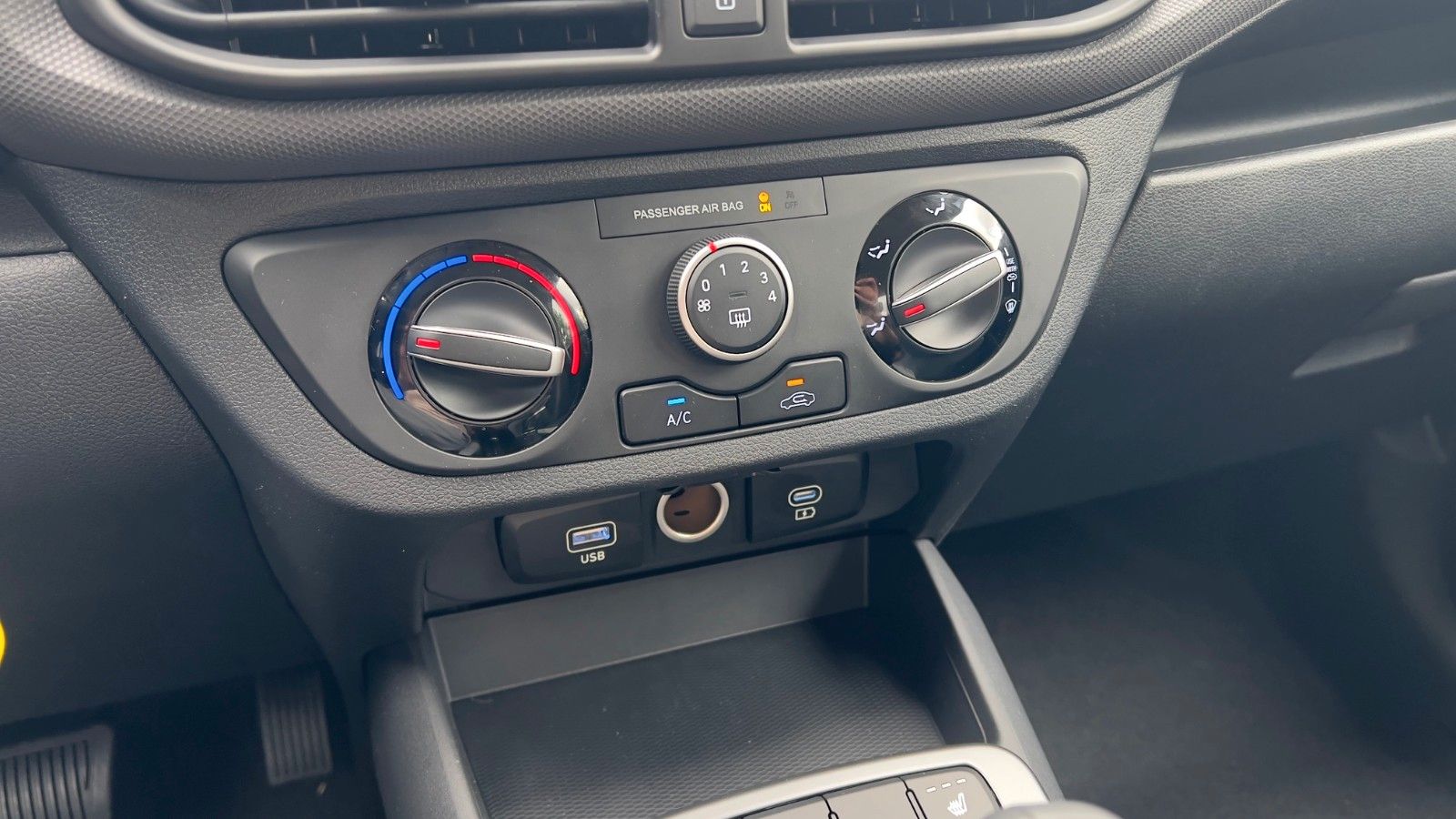 Fahrzeugabbildung Hyundai i10 Trend 1.0 AMT *Navi*RFKamera*PDC*Klima*