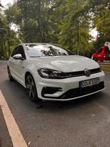 Volkswagen Golf 2.0 TSI DSG 4MOTION R - gebrauchte Kombis in Ingolstadt