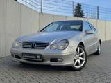 Mercedes-Benz C 200 Coupe Automatik/Pano/SHZ/2.Hand/wenig km - gebrauchte Mercedes-Benz C 200 aus dem Jahr 2001