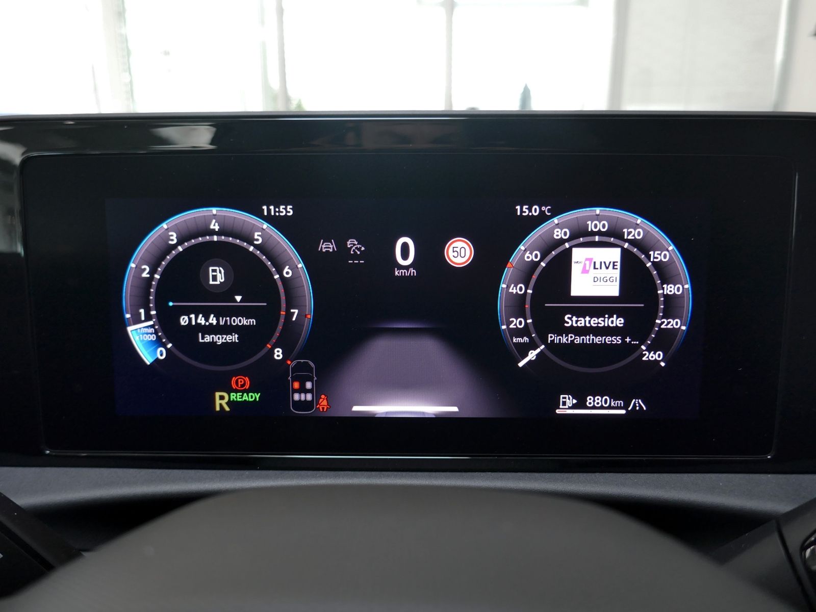 Fahrzeugabbildung Volkswagen T-Roc R-Line 1.5 eTSI DSG | LED AHK RFK ACC Navi