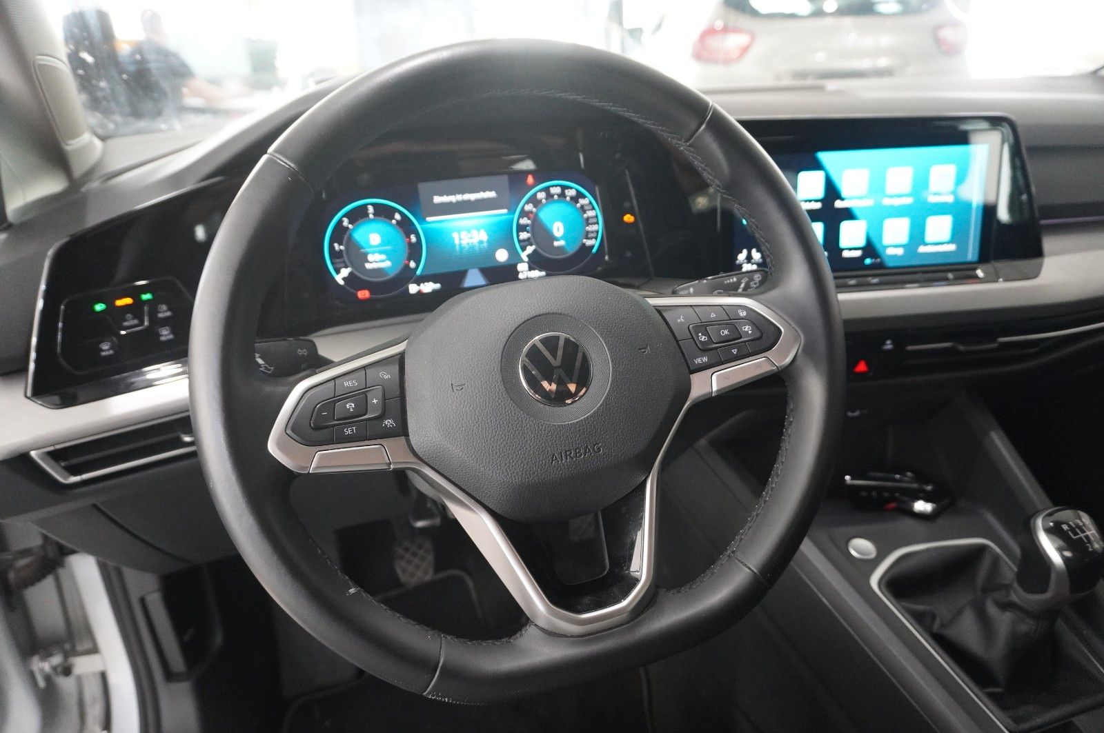 Fahrzeugabbildung Volkswagen Golf VIII Variant 2.0 TDI LIFE NAVI/LED/KAMERA