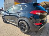 Hyundai Tucson Premium 4WD - Hyundai: Unfallwagen