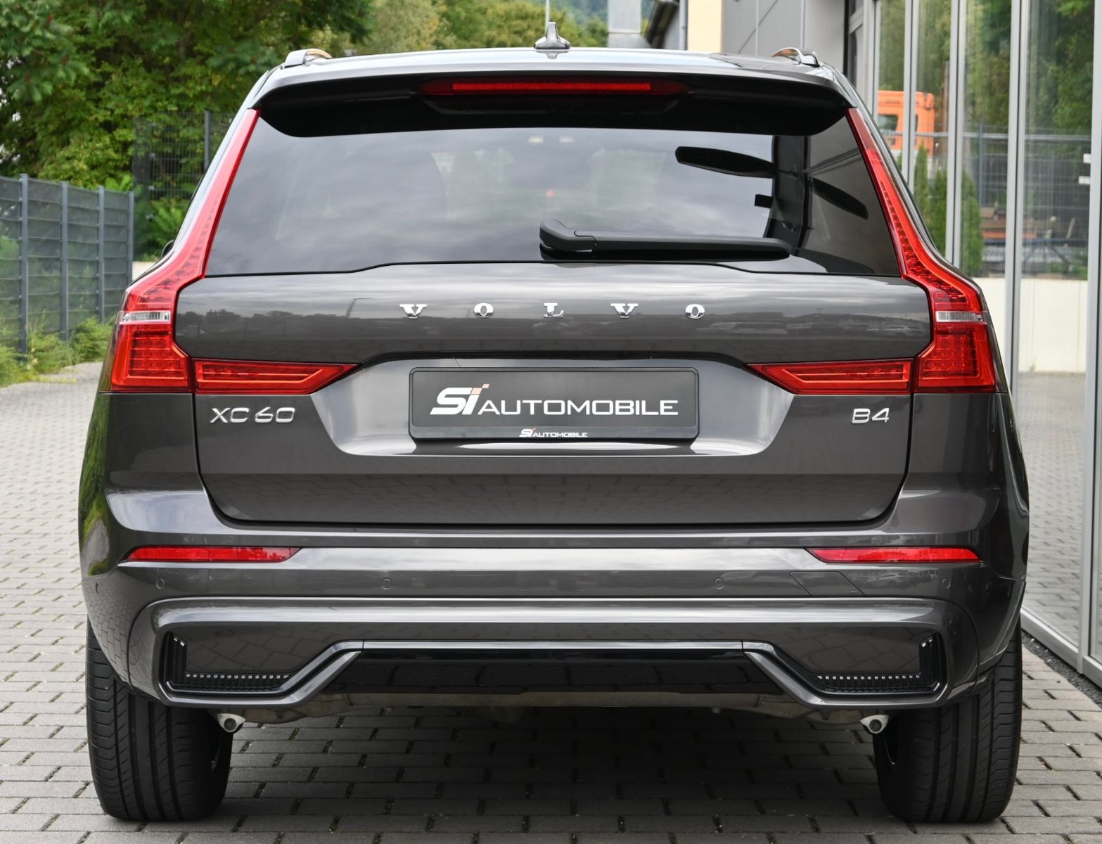 Fahrzeugabbildung Volvo XC60 B4 D Plus Dark °ACC°STANDHEIZ°360°KAM°HARM°