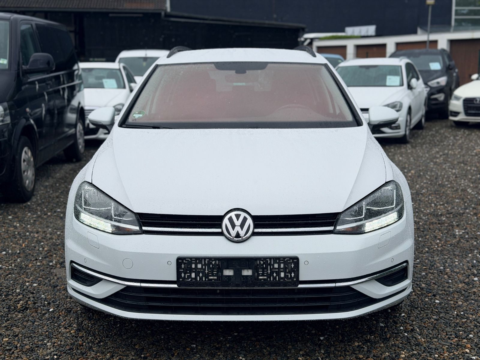 Volkswagen Golf - 1
