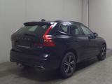 Volvo XC60 D4 R Design AHK Navi LED Leder el.Heck RFK - Volvo Gebrauchtwagen von 2020