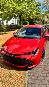 Toyota Corolla 1.8 Hybrid Club 2019 | Rot | AHK - Toyota Corolla Club mit Hybrid-Antrieb (Benzin/Elektro)