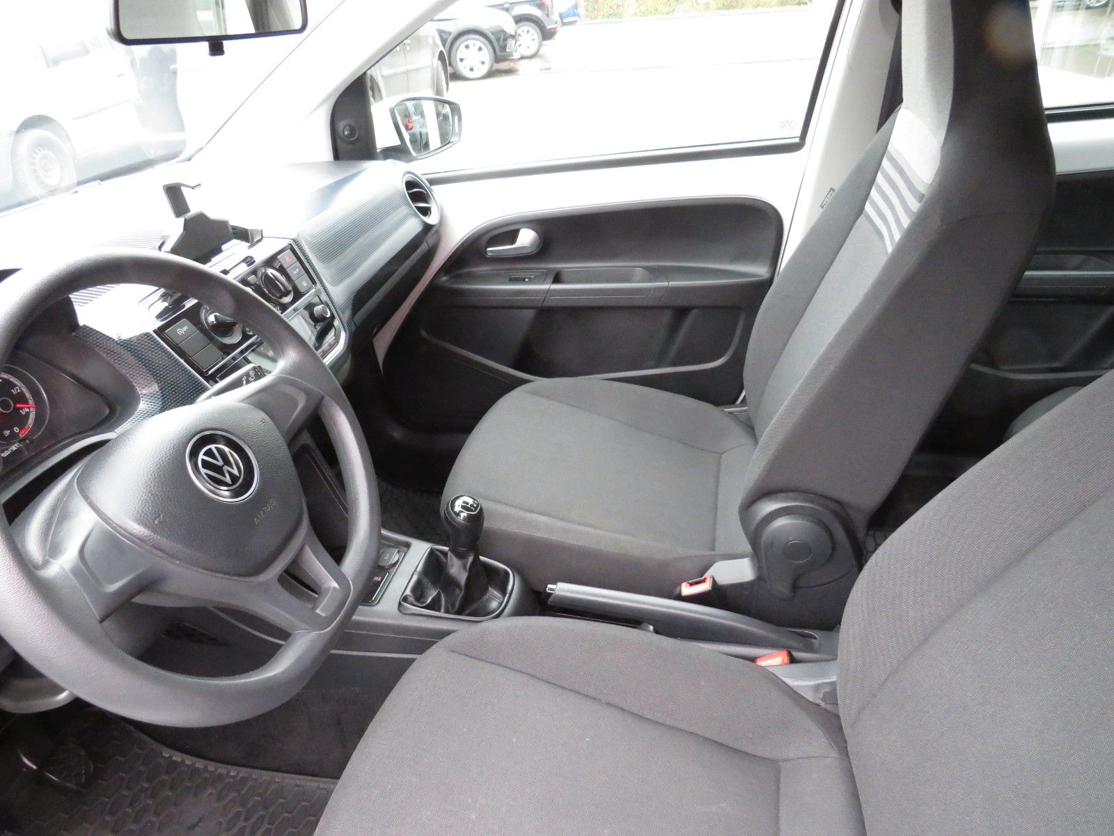 Fahrzeugabbildung Volkswagen up! 4T KLIMA MAPS&MORE CITY-NORBREMS DAB 1.H