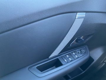 Citroën C4 Shine PT 130 Navi+SHZ+HUD+RFK+Carplay+LED+LM