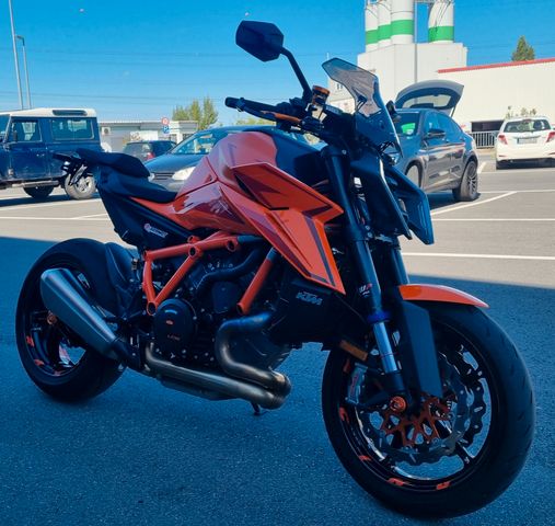 KTM 1390 Super Duke R Evo Tech Pack