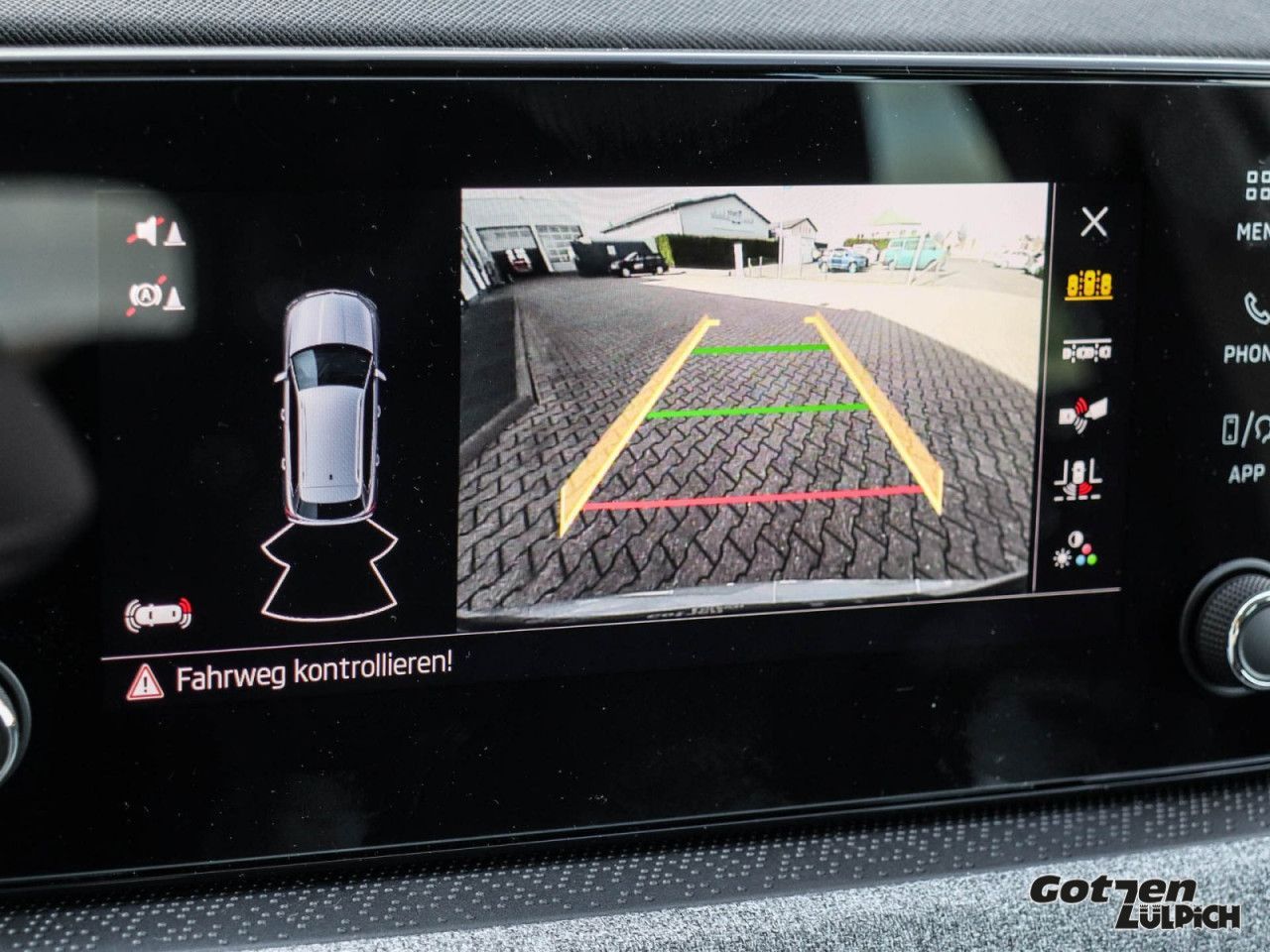 Fahrzeugabbildung SKODA Kamiq Edition 130 Jahre 1,0TSI DSG AHK PDC LED