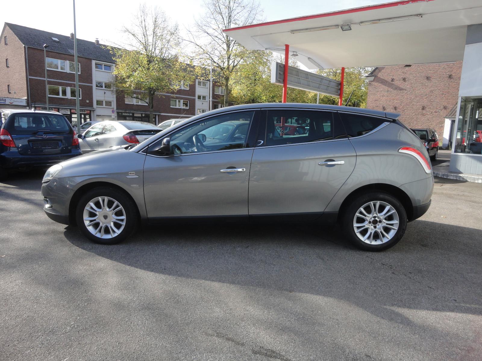 Lancia Delta Oro 1,9d 140 KW HU11/27 Klimatr+Navi+Leder