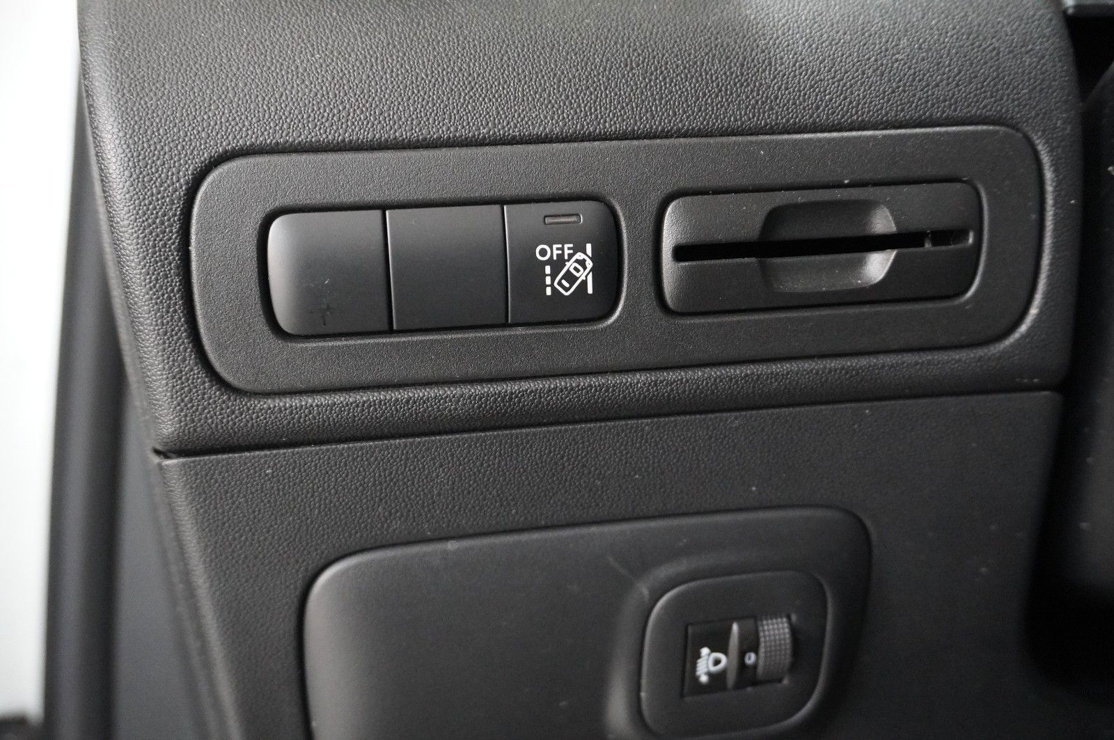 Fahrzeugabbildung Citroën C3 Aircross 1.2 FEEL NAVI/LED/SHZ/PDC/TEMP./AHK