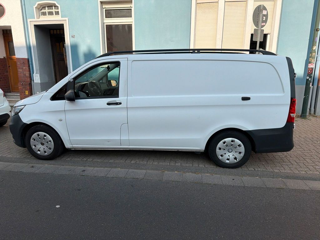 Image of Mercedes-Benz Vito