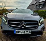Mercedes-Benz GLA 250 4MATIC DCT - - Mercedes-Benz GLA 250 von privat