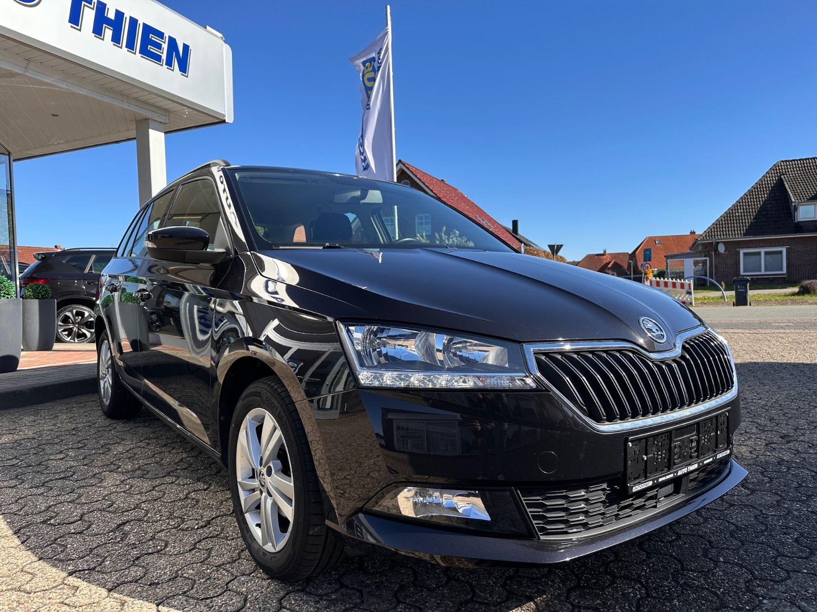 Fahrzeugabbildung SKODA Fabia Combi 1.0 TSI Ambition SHZG/PDC/BT/LM