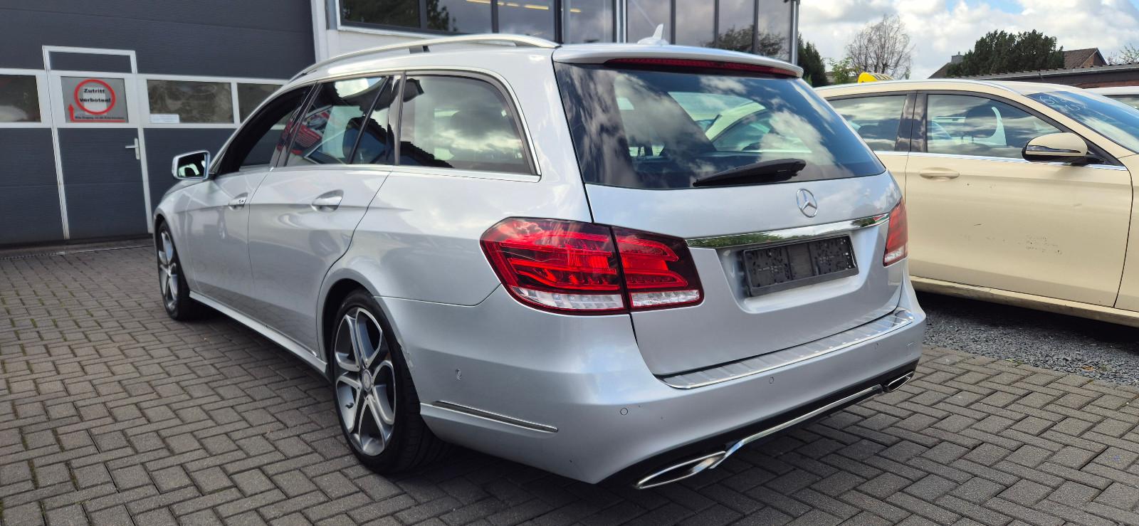 Mercedes-Benz E 220 T-Modell - Avantgarde - Standheizung - PDC
