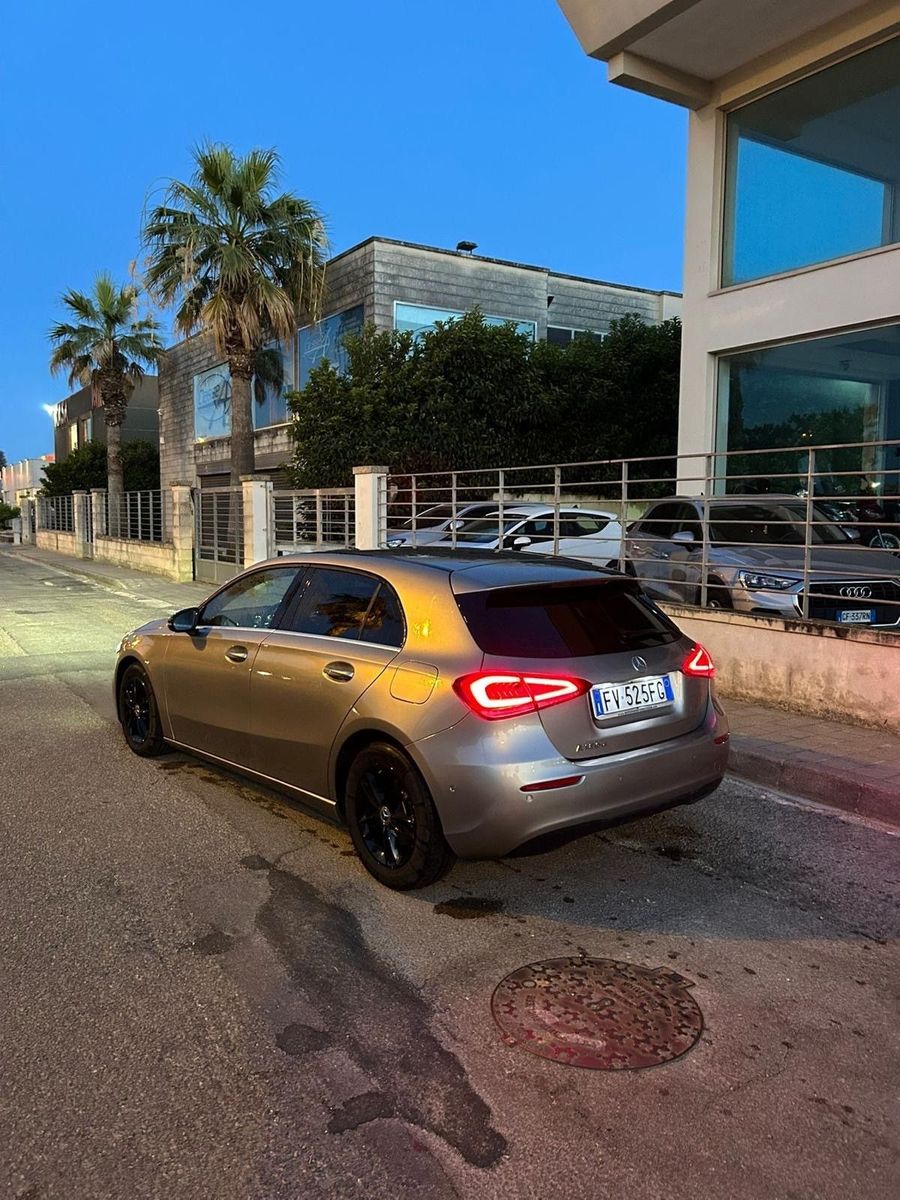 Mercedes-Benz Mercedes-benz A 180 d Automatic Sport imagem 3