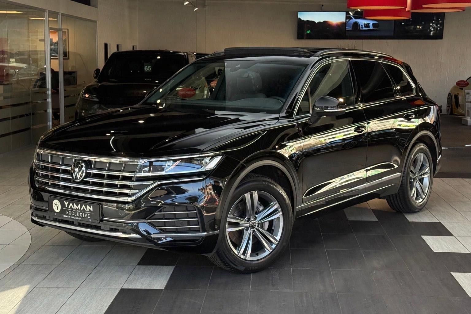 VW Touareg Elegance 4Motion*Pano*StHzg*KeylessGO