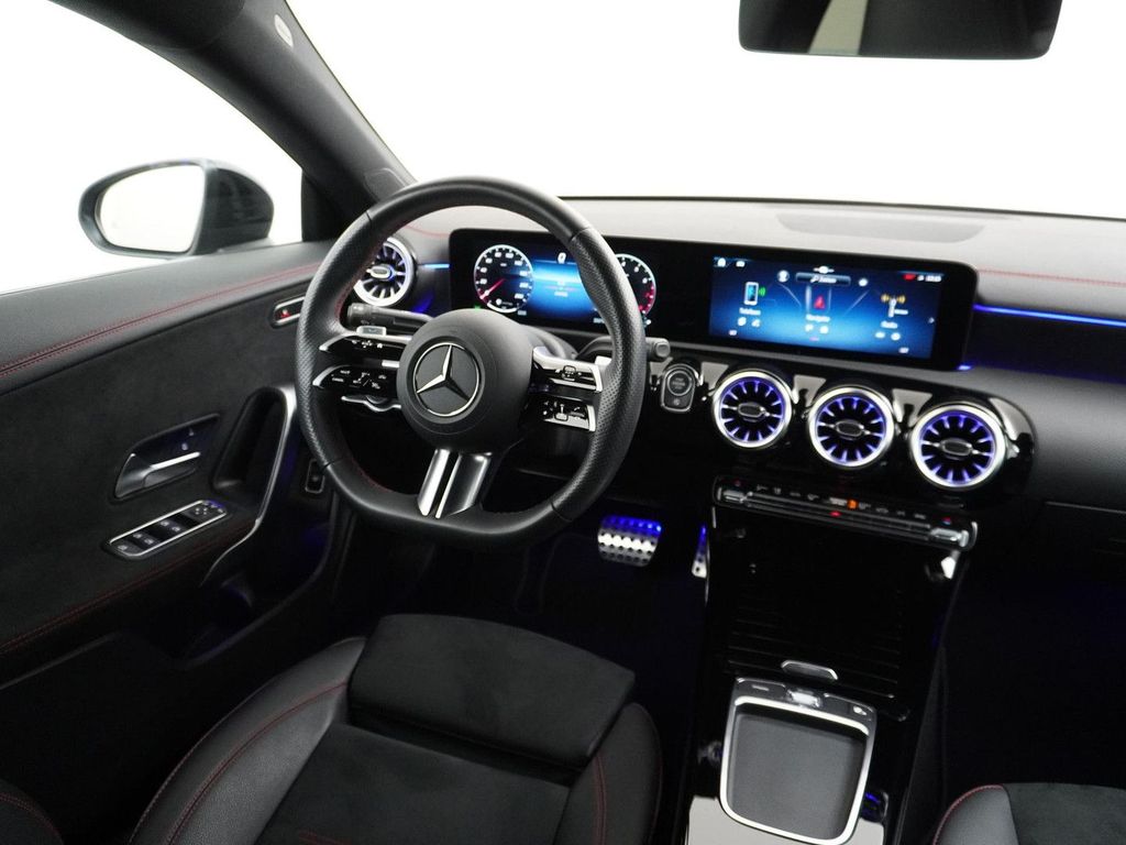 Mercedes-Benz CLA 180 Star Edition AMG Line Nightpakket, Parke