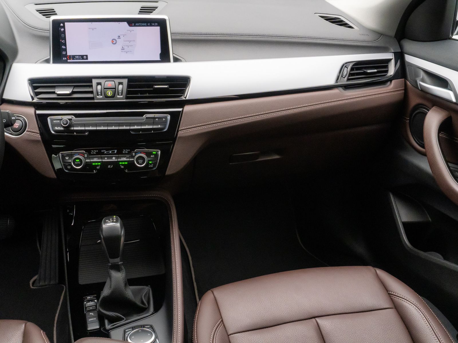 Fahrzeugabbildung BMW X2 xD25e  Advantage DAB Kamera LED Leder 18Zoll