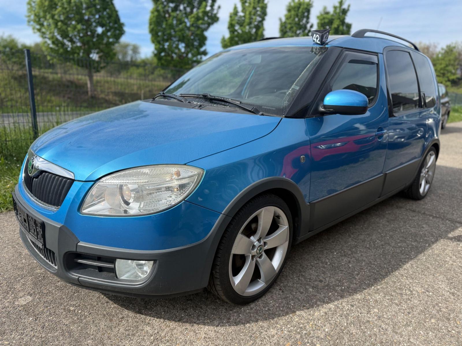 Skoda Roomster Scout 1,4 PANO * HU/AU NEU