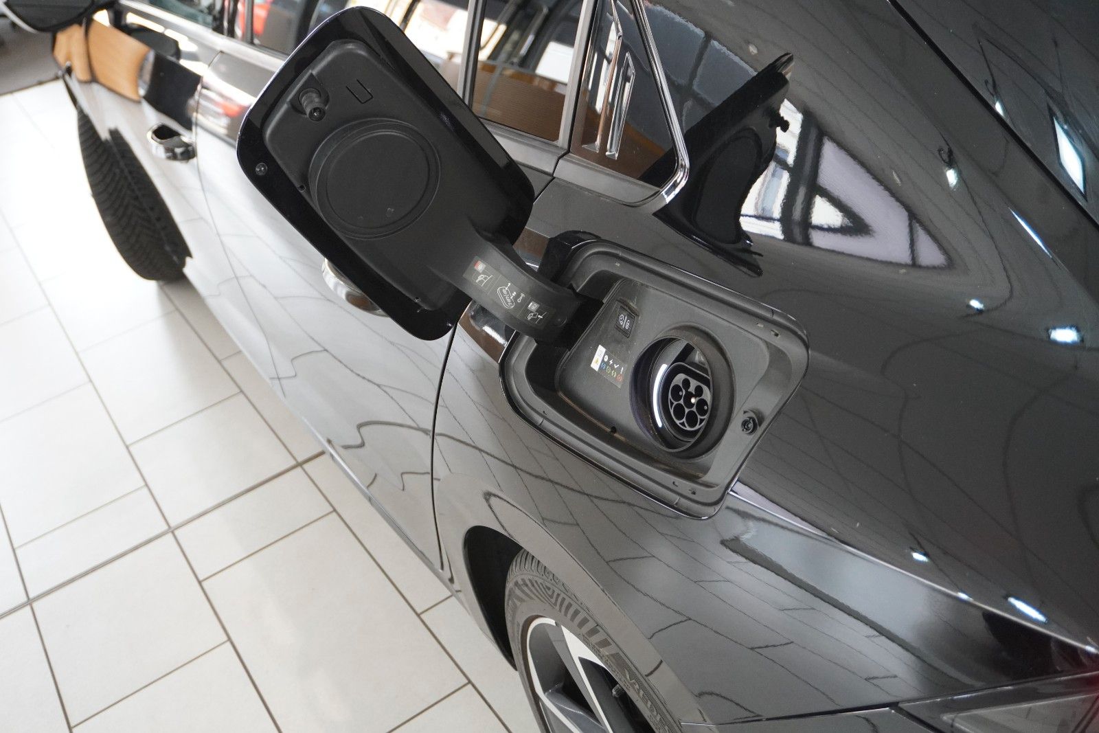 Fahrzeugabbildung Opel Astra L Lim. 1.6 HYBRID EDITION NAVI/KAMERA/AHK