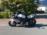 BMW S1000 R - BMW BENZIN STREETFIGHTER