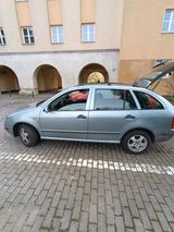 Skoda Fabia Combi 6Y - Skoda Fabia mit Benzin-Antrieb: Kombi, 6y