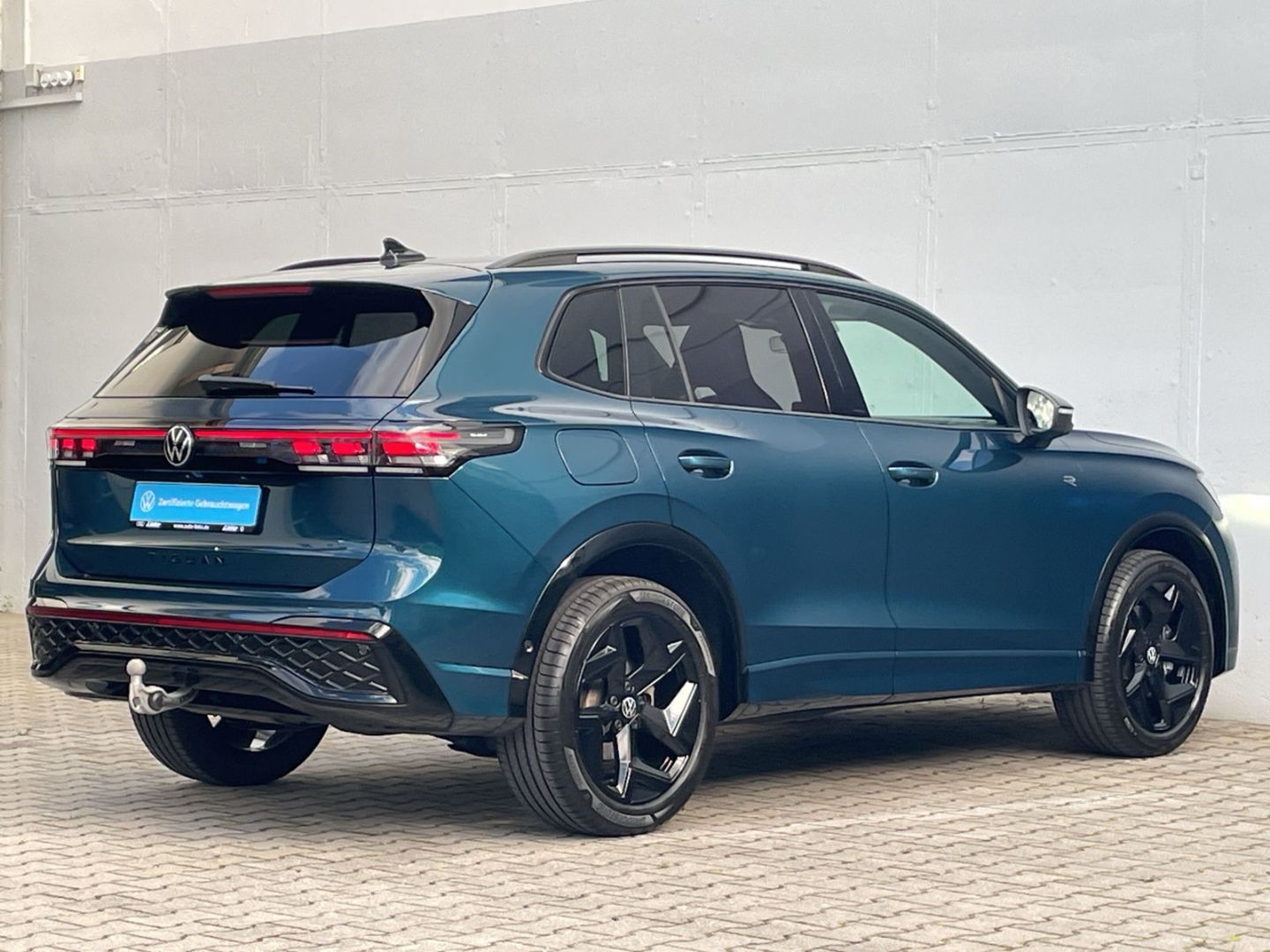 Tiguan 2.0 TDI R-Line Black Style 360°Kamera/AHK