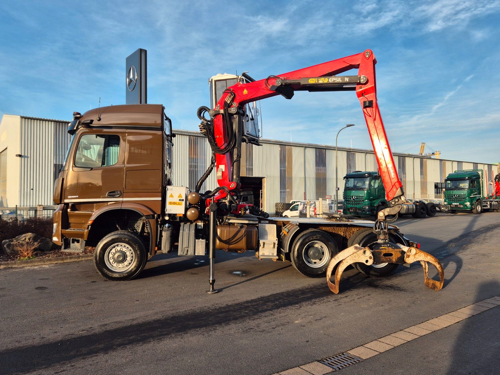Fahrzeugabbildung Mercedes-Benz Arocs 3351 LS 6x6 Palfinger S260Z96 Y Crane
