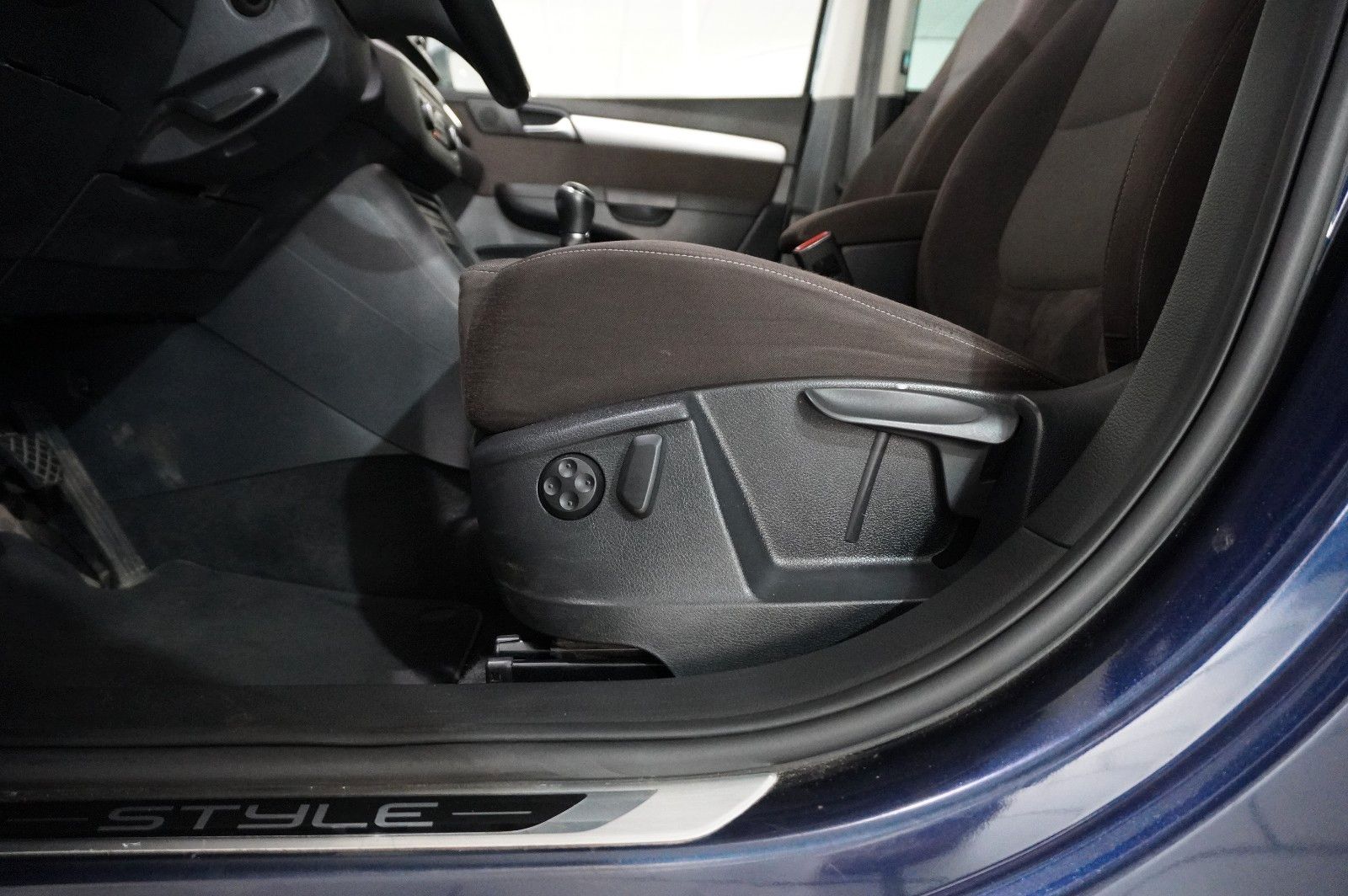 Fahrzeugabbildung Volkswagen Sharan 1.4 TSI STYLE 7-SITZE NAVI/PANO./SPORT/SH