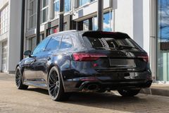 AUDI RS4 Avant quattro/ RS DYNAMIK/ PANO / RS ABGAS AUDI RS4 Avant quattro/ RS DYNAMIK/ PANO / RS ABGAS