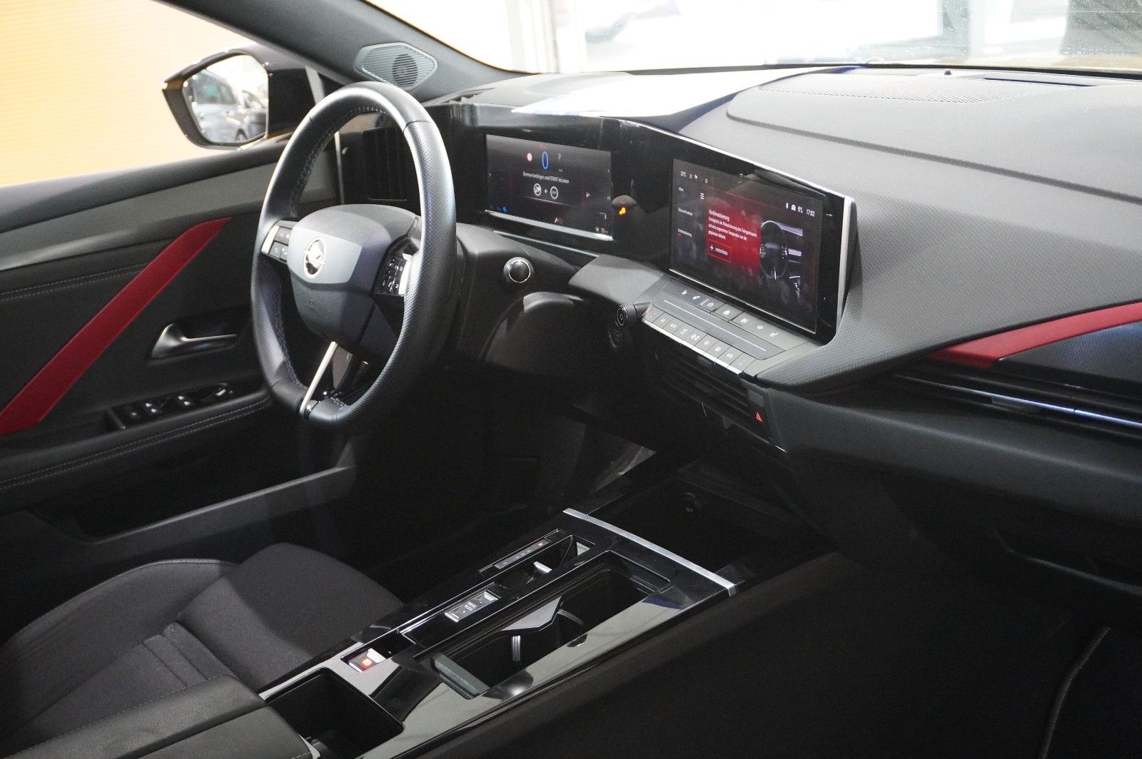 Fahrzeugabbildung Opel Astra L Lim. 1.6 HYBRID GS SPORT NAVI/360°/SPORT
