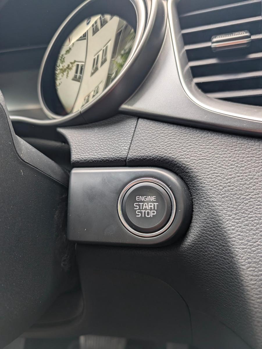 Kia cee'd SW 1.5 T-GDI DCT, AHK, LH, Keyless, 17 Zol