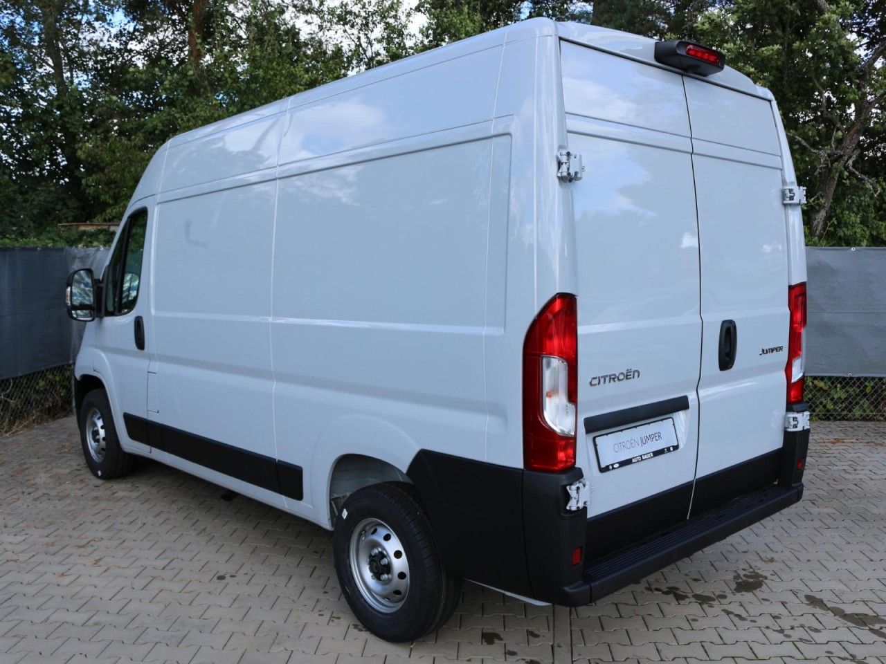 Fahrzeugabbildung Citroën Jumper Kasten Hochraum 33 L2H2 BlueHDi 140