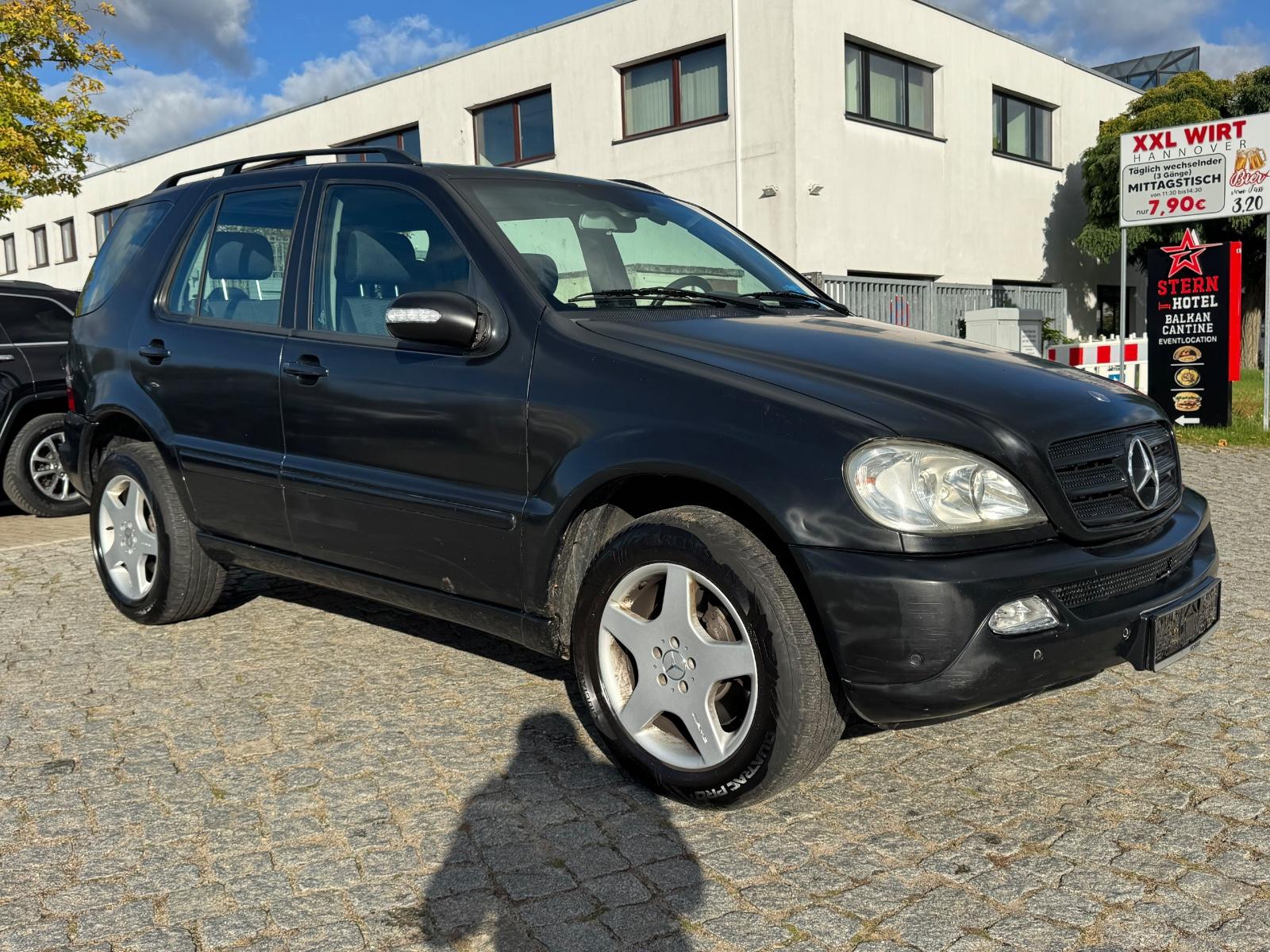 Mercedes-Benz ML270 2004 — interior