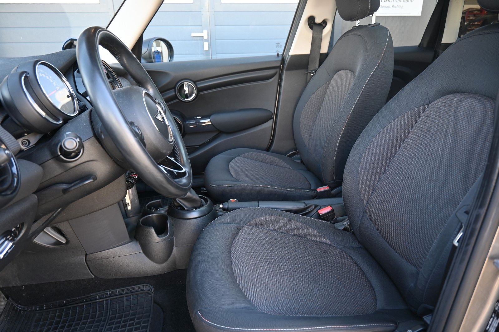 Fahrzeugabbildung MINI ONE Mini 5-trg. One
