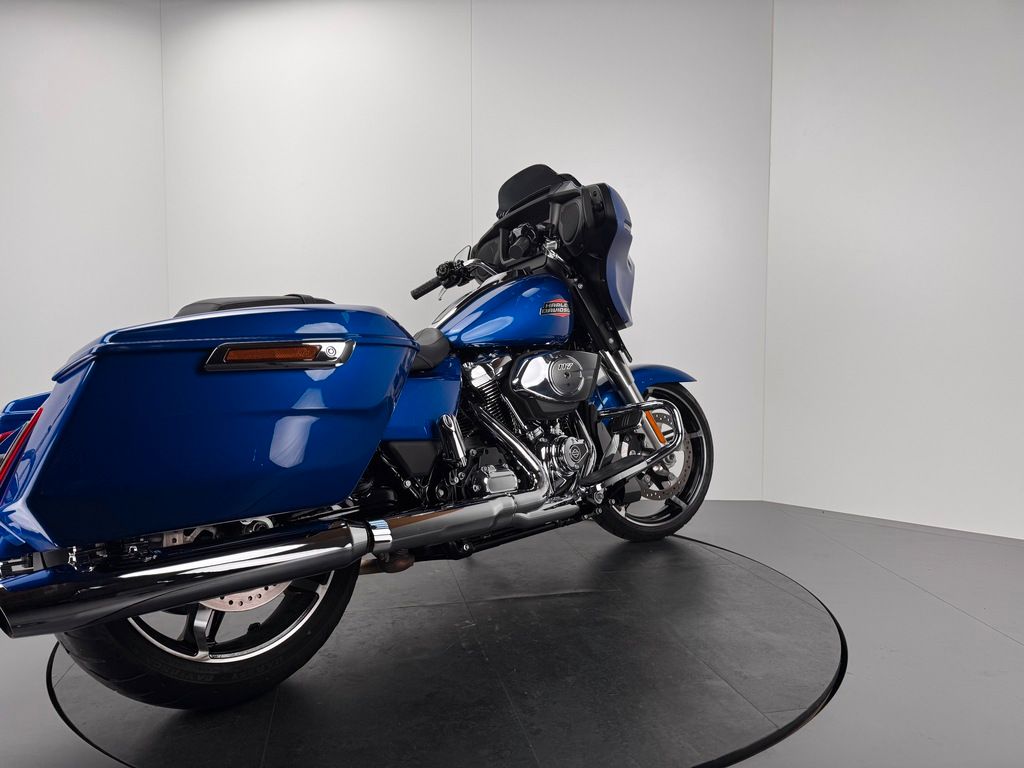 Fahrzeugabbildung Harley-Davidson STREET GLIDE *NEUWERTIG *5HD