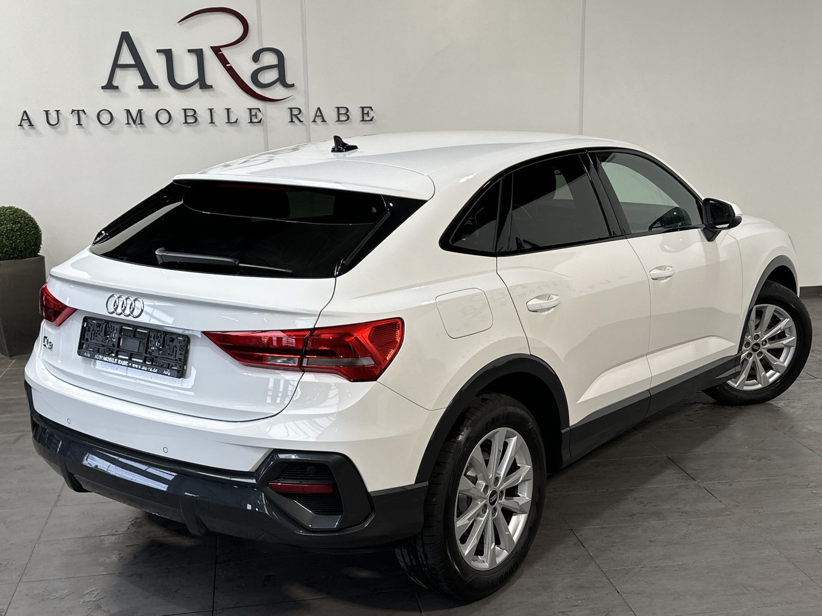 Fahrzeugabbildung Audi Q3 SpB 35 TDI Black-Paket NAV+LED+DAB+V-COCKPIT