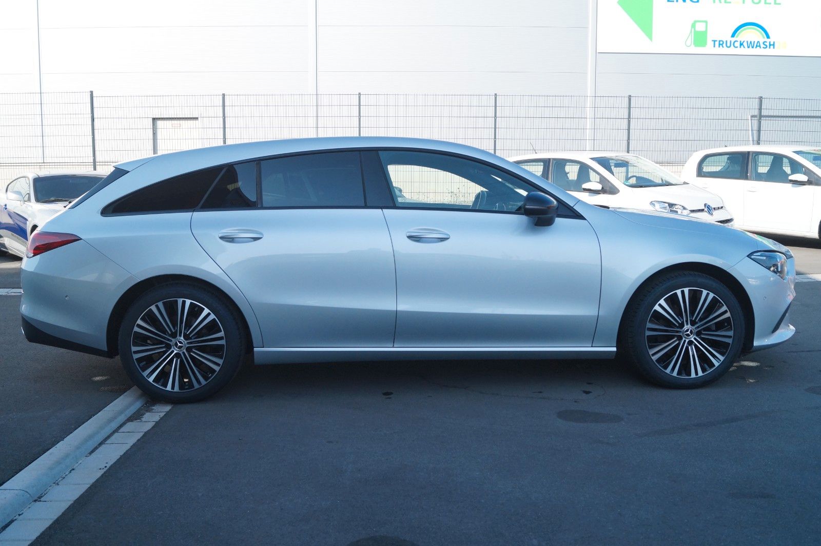 Fahrzeugabbildung Mercedes-Benz CLA Shooting Brake CLA 200 d