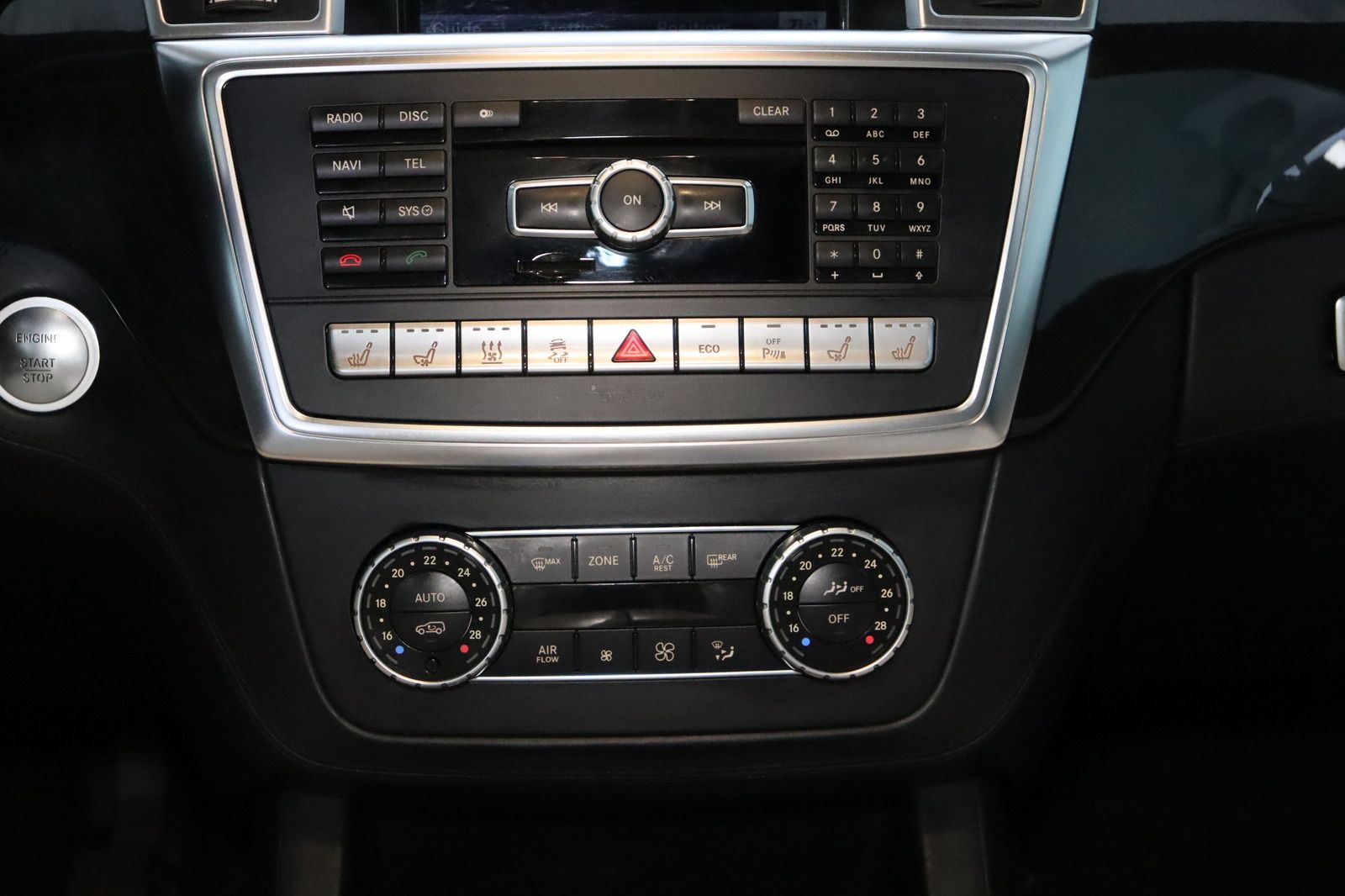 Fahrzeugabbildung Mercedes-Benz GL 350 d 4Matic DIS FOND Desingno Pano * 7. Sitz