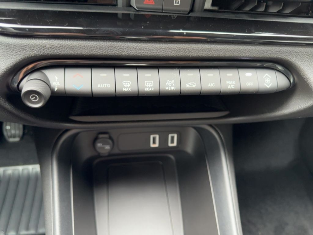 Fahrzeugabbildung Fiat 600 Icon Benziner Street,PDC,VOll LED, 18'',Sitz